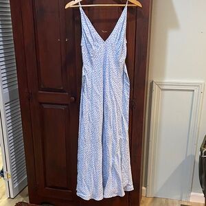 Doen Sonia Dress: small: NWT: Light Blue Floral Slip Dress with V-Neck
